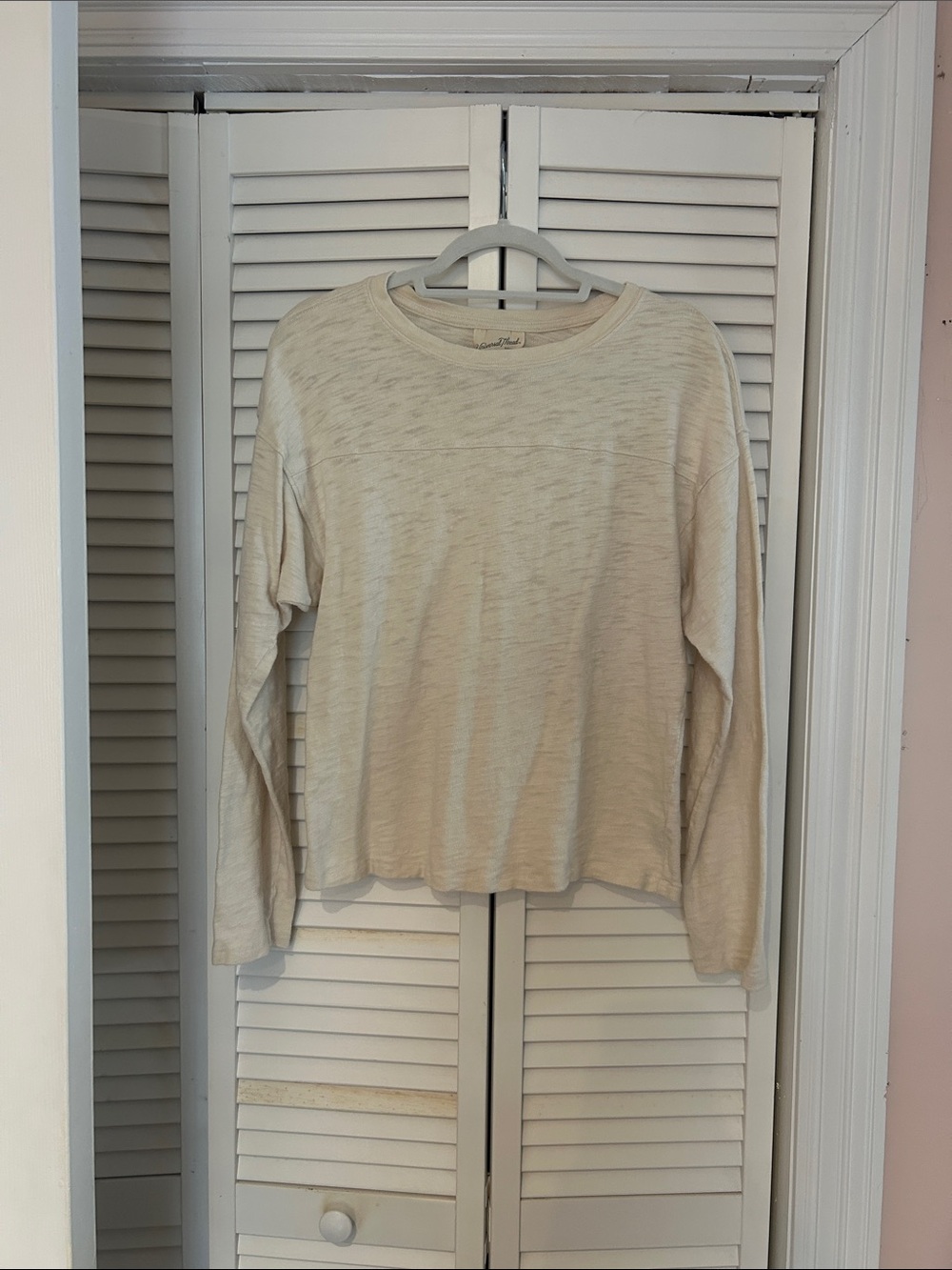 Universal Thread Cream Long-Sleeve Crewneck Top